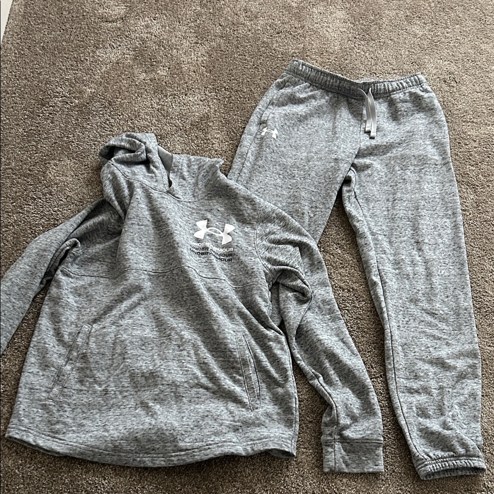 Under Armour Boys Light Gray Heather Jogger Sweatpants and sweater set